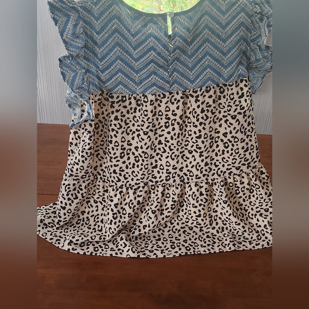 THML Blue Chevron & Cream Leopard Ruffle Sleeve Peplum Top - Picture 2 of 6
